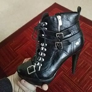 Sz 9 dereon high heels